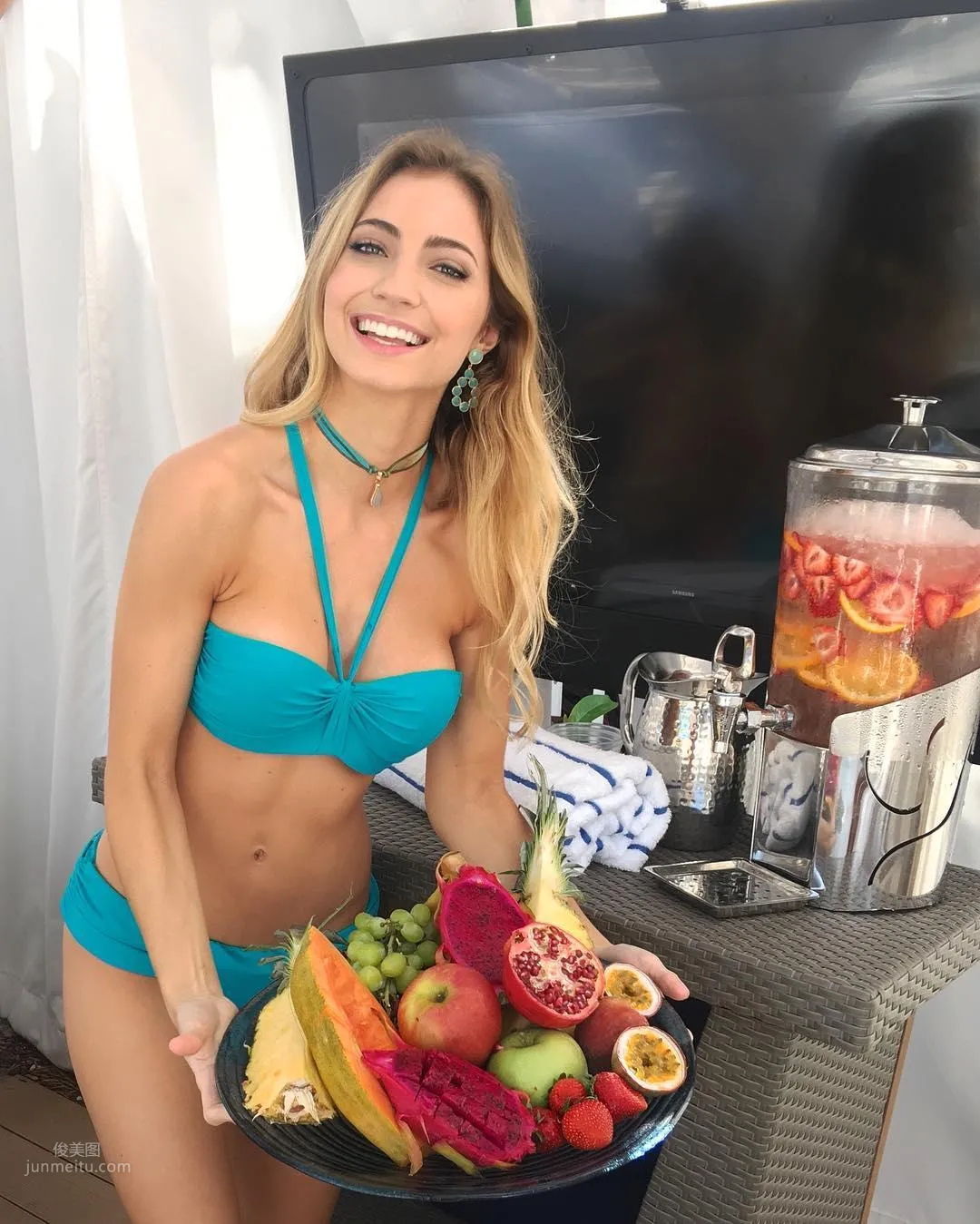 極品天菜！正妹Anna Louise「性感床照」曝光 2
