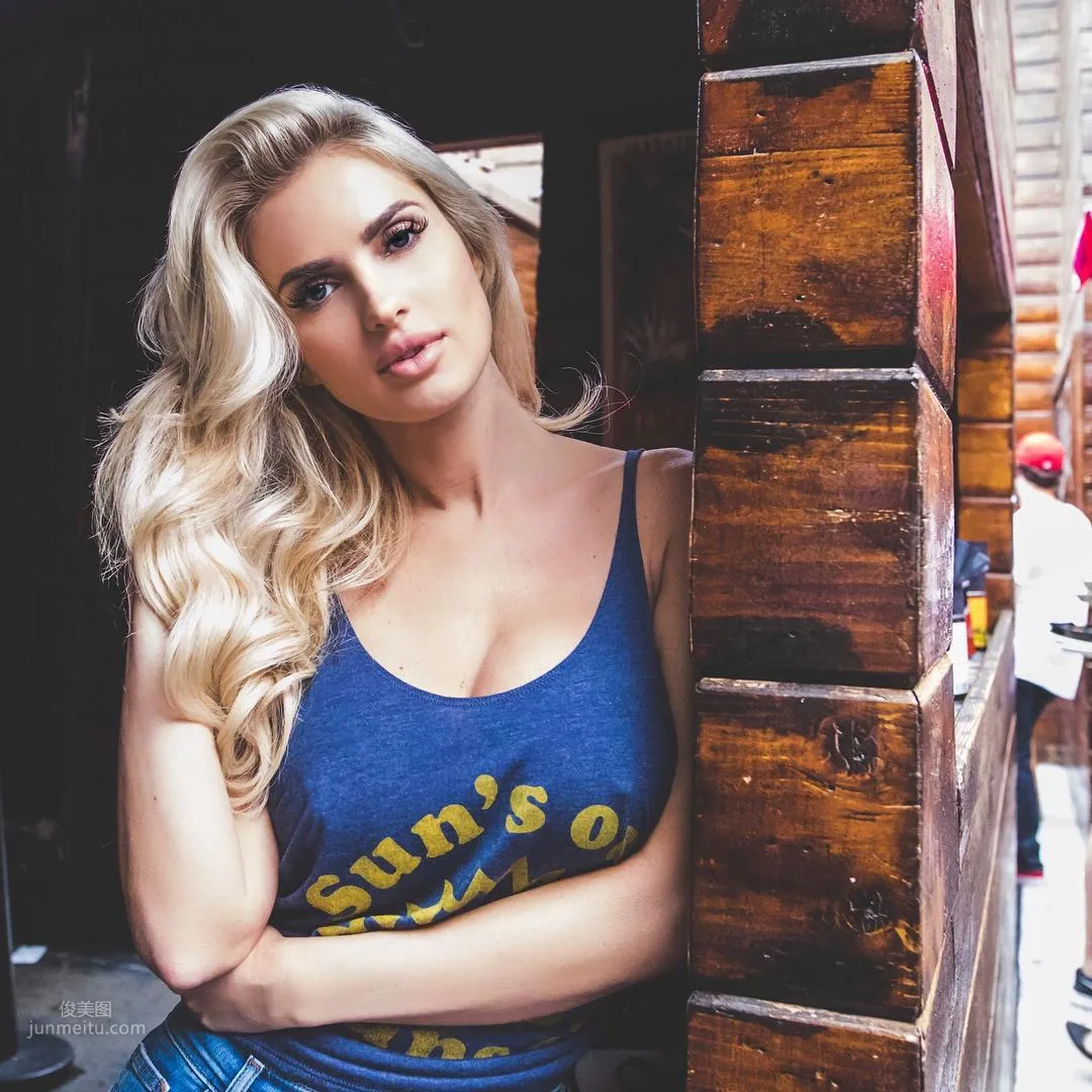 濃醇香！焦糖妹「Leanna Bartlett」身材好誘人 9