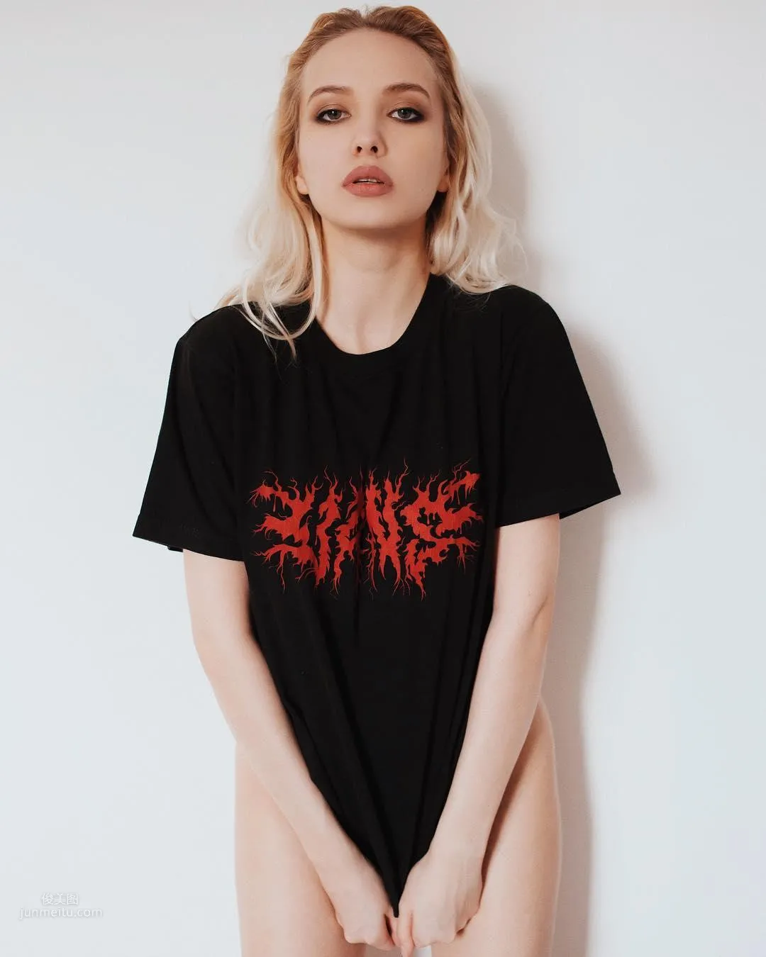Monica Wasp- 本人與作品都很性感的藝術家 16