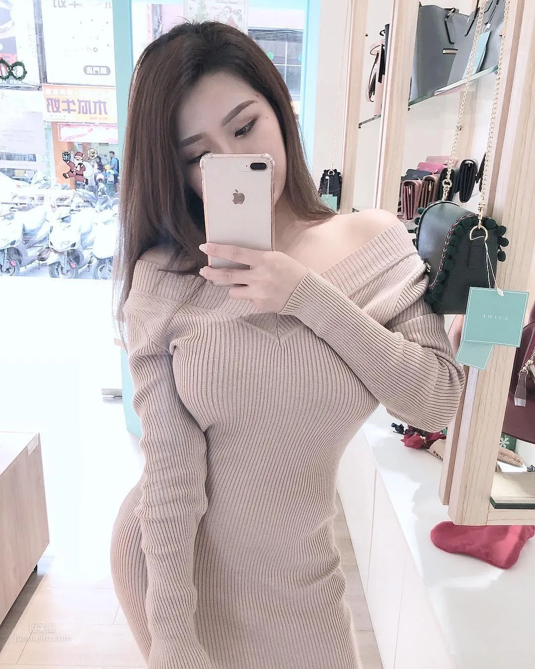 台灣Gina邱筠淨吊帶小背心吃甜品 4