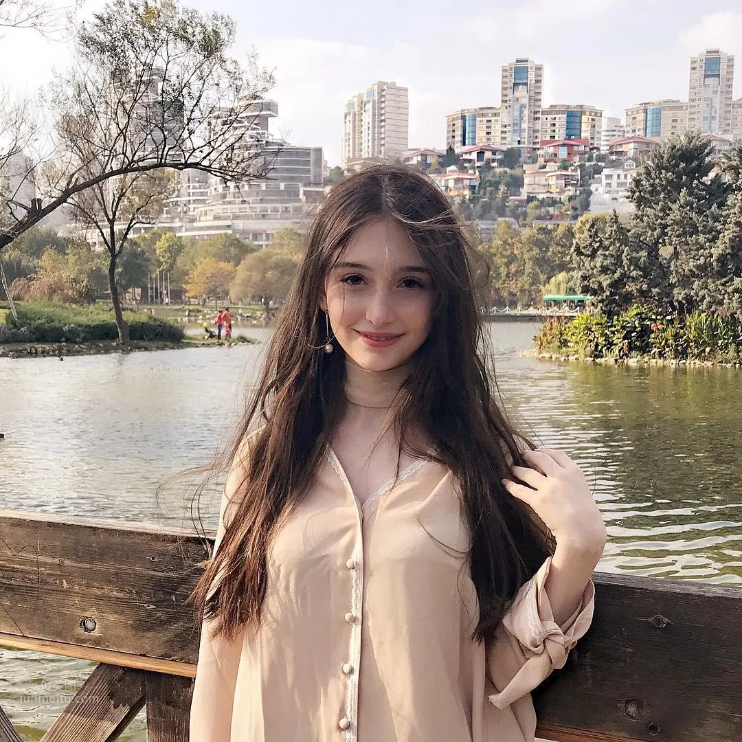 17歲土耳其少女ilayserah 宛如赫本再世轟動網友 13