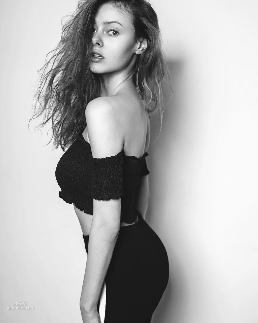 波蘭隊出局！妹子Alexandra Ola Kaczmarek性感身軀來安慰 11