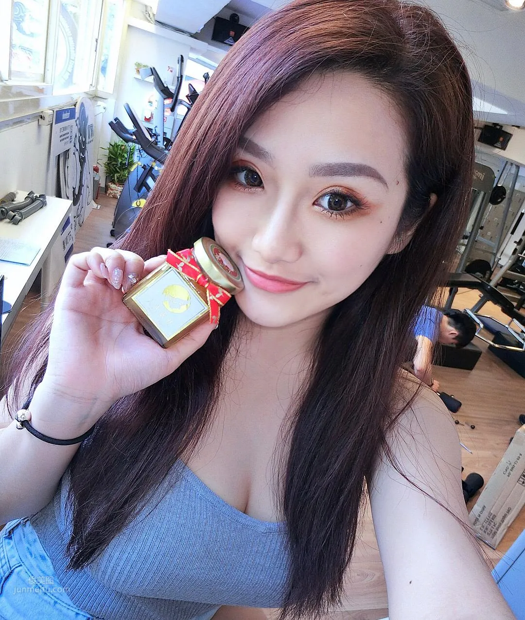 台灣Gina邱筠淨吊帶小背心吃甜品 20