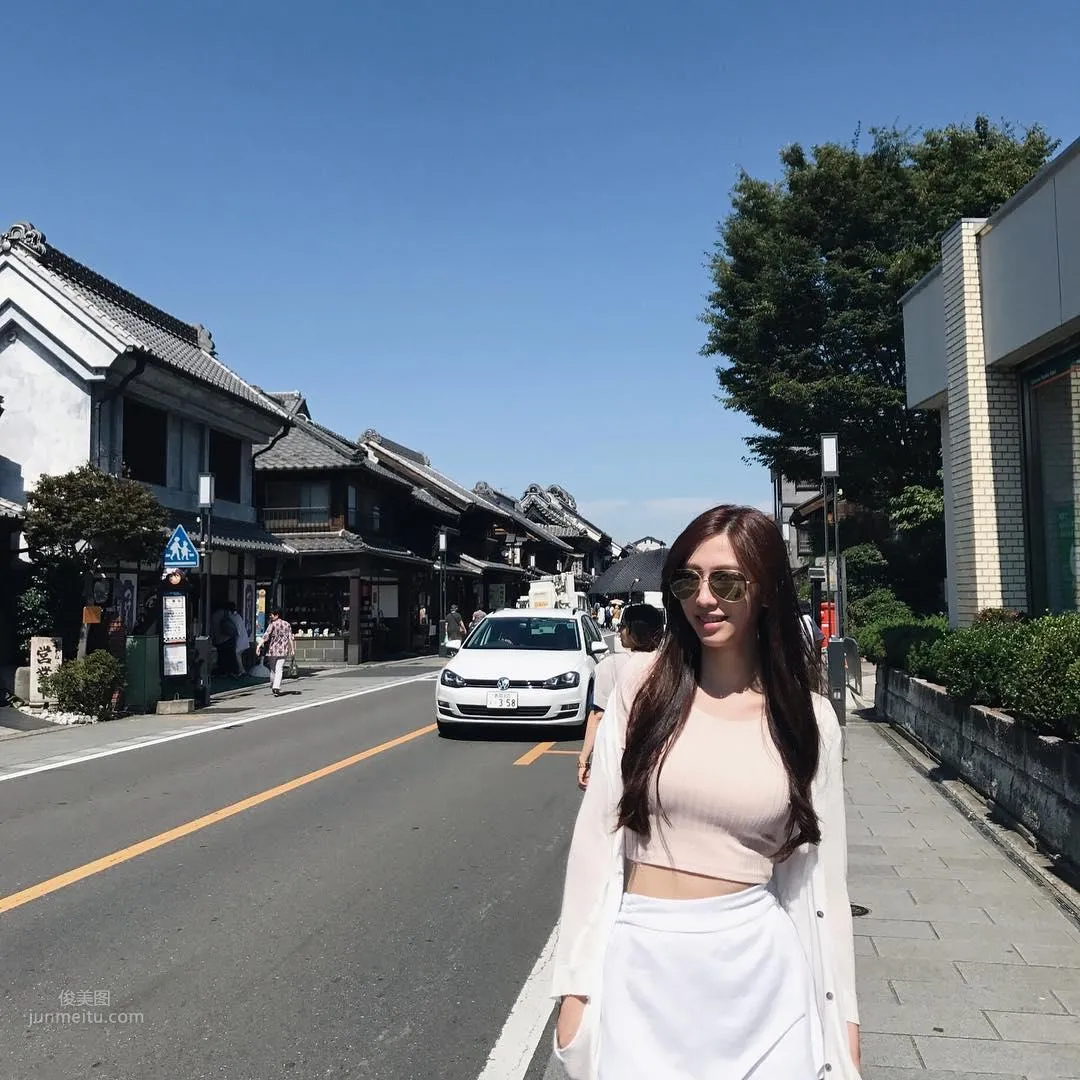 最美汽車接待員蔡芳婷 天使臉孔魔鬼身材誰能擋？ 11