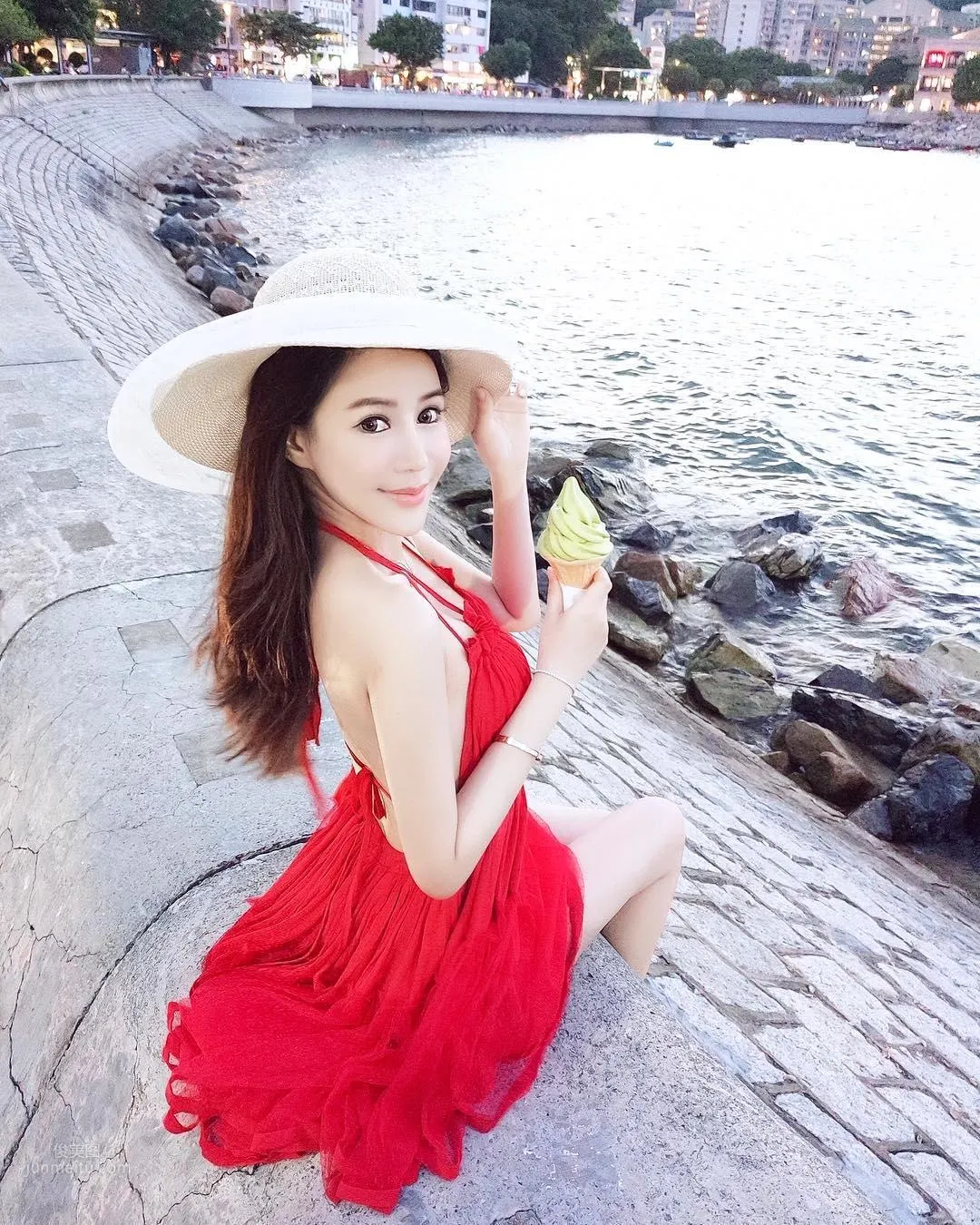 香港坊間罕見嫩模葉凱琪，真的高顔值與好身材更好質感！ 32