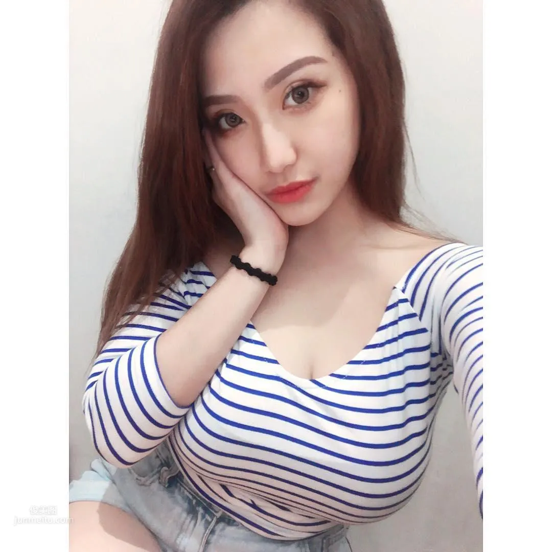 台灣Gina邱筠淨吊帶小背心吃甜品 12