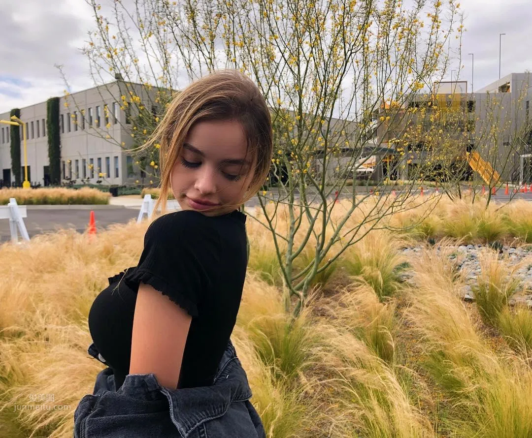 鬼妹版宇都宫Sophie Mudd，超强劲事业线晃动到头晕_46
