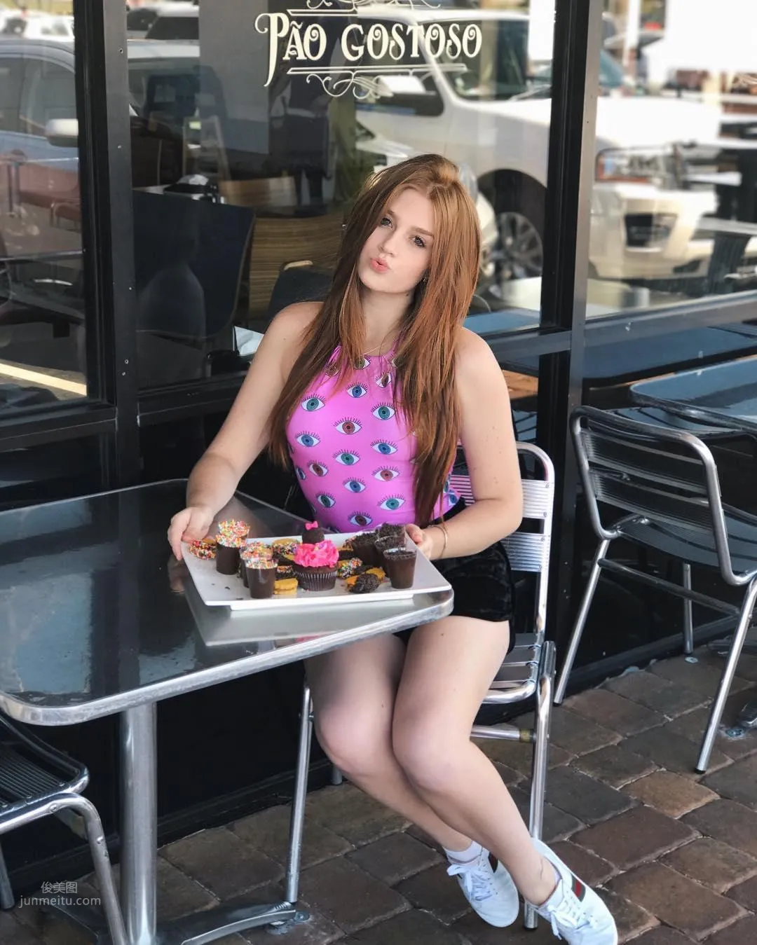 正点大隻马Flávia Charallo 完美好身材还有绝美脸蛋_4