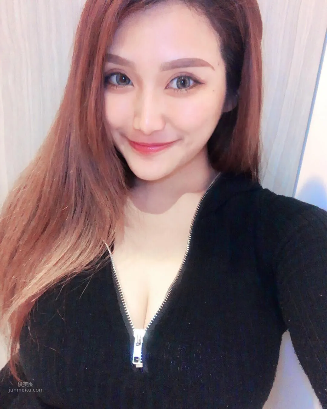 台灣Gina邱筠淨吊帶小背心吃甜品 7