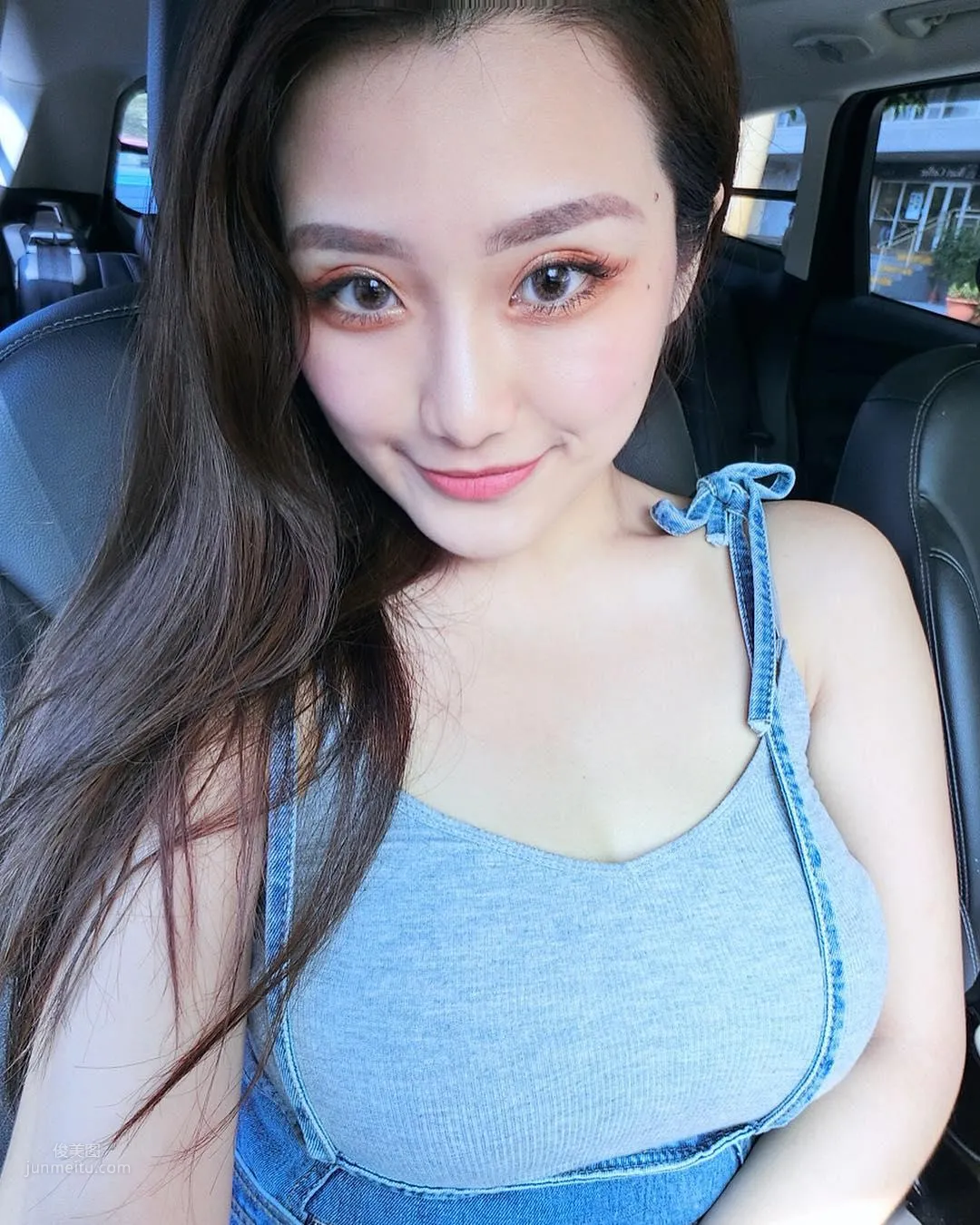 台灣Gina邱筠淨吊帶小背心吃甜品 24