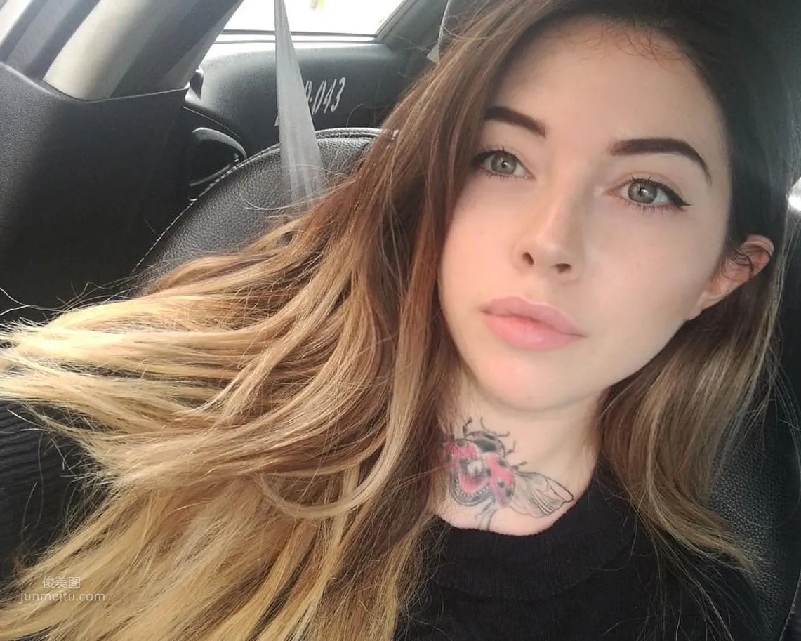 Marina Mui- 西班牙另類紋身妹私房照 10