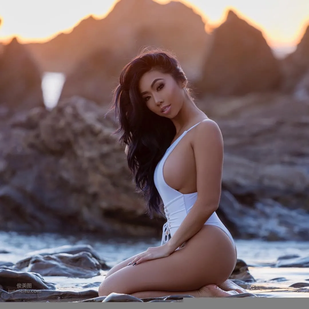 身材就是賣點！霸氣「Victoria Nguyen」親自下海穿給你看 28