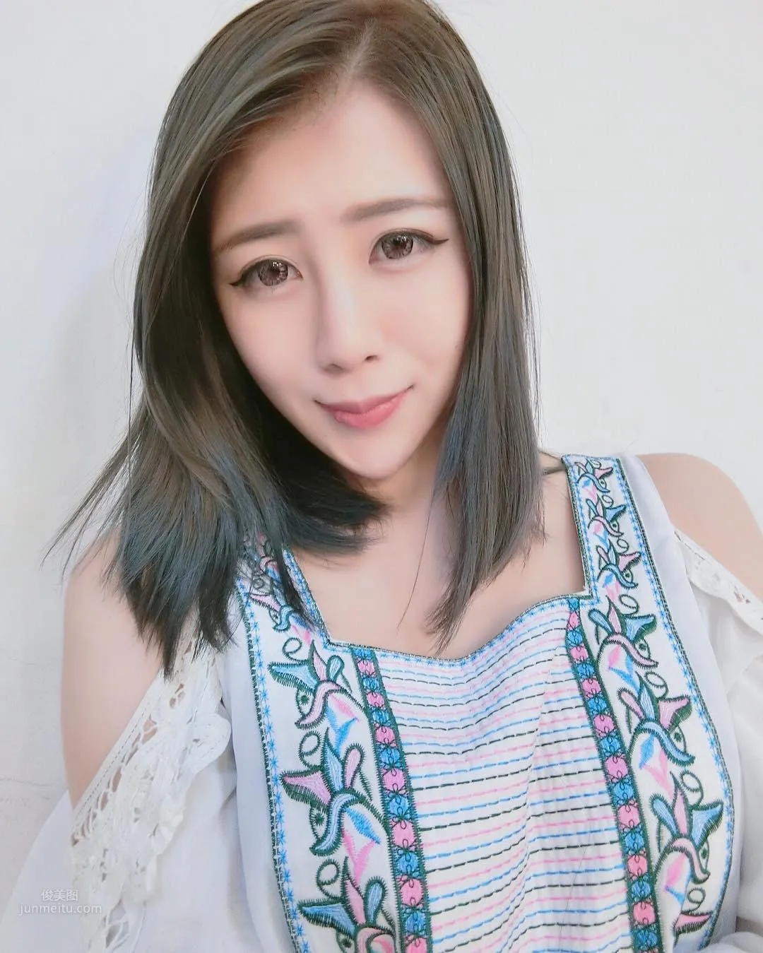 羽芹Venus- 台湾正妹美妆私房照_1