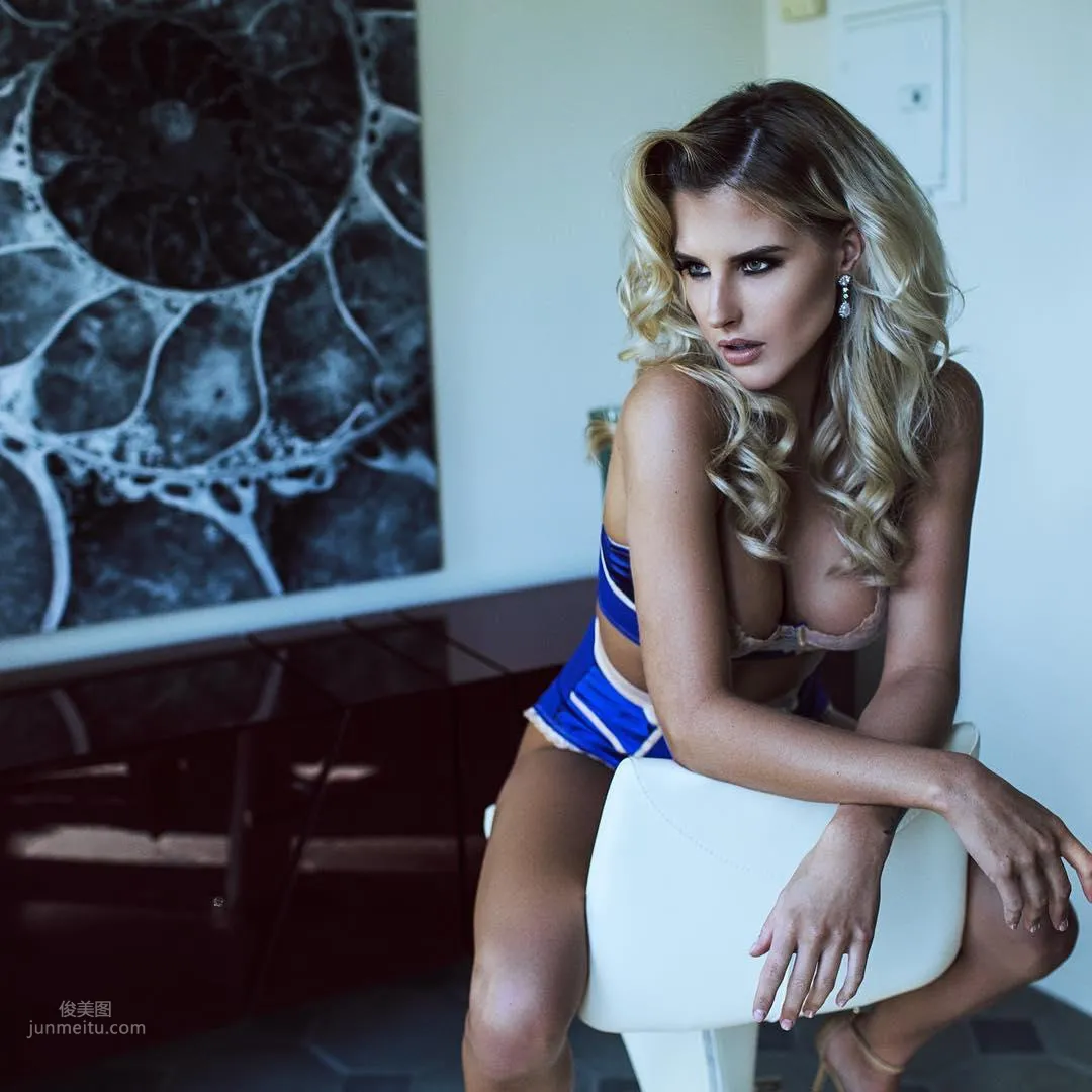 Brennah Black- 德州沙漠的欧派小麦肌_6