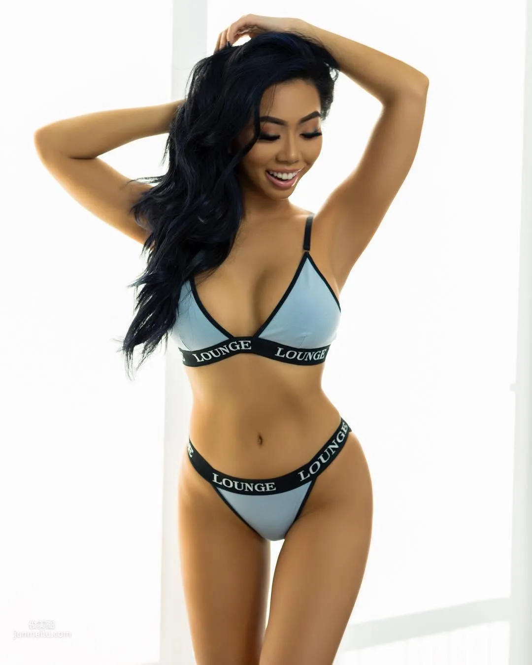 身材就是賣點！霸氣「Victoria Nguyen」親自下海穿給你看 32