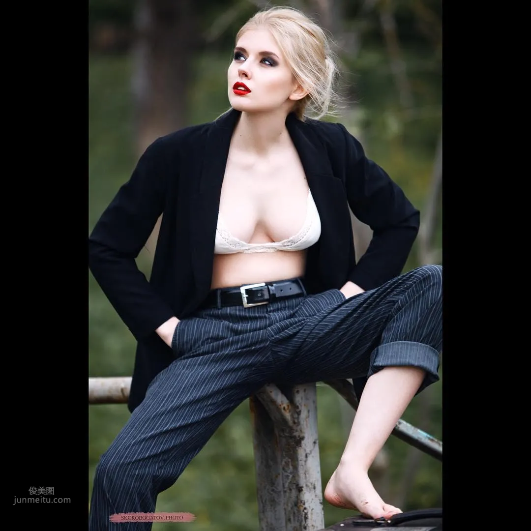 Selena Verner- 來自烏克蘭的開胸女孩 5