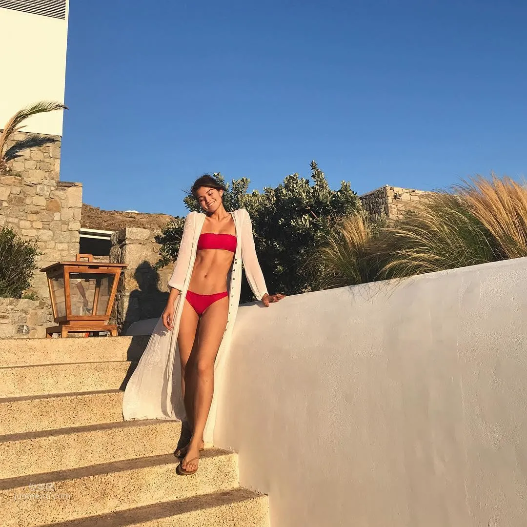 腰瘦性感！電眼正妹Daniela Lopez Osorio「纖細蟻腰」不科學 14