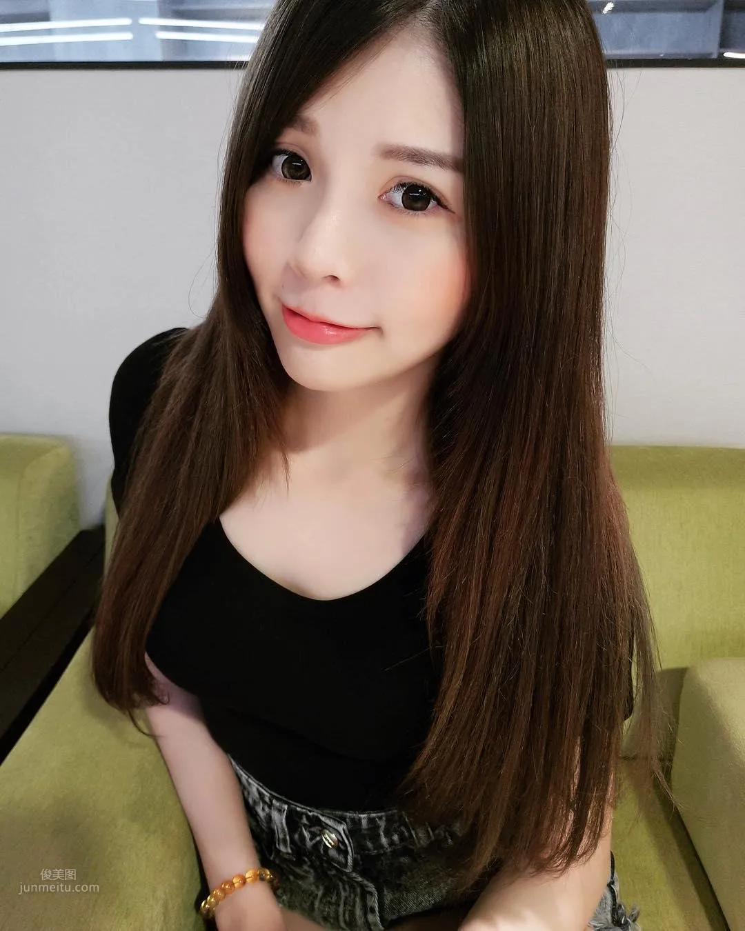 高顔值甜美直播主瑀熙，宅男們檔不住的來勢胸胸 20