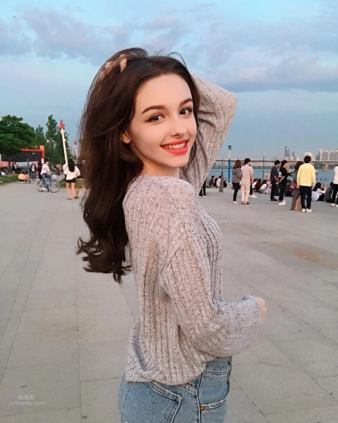 當中亞美女遇上韓式打扮Karimova Elina 16