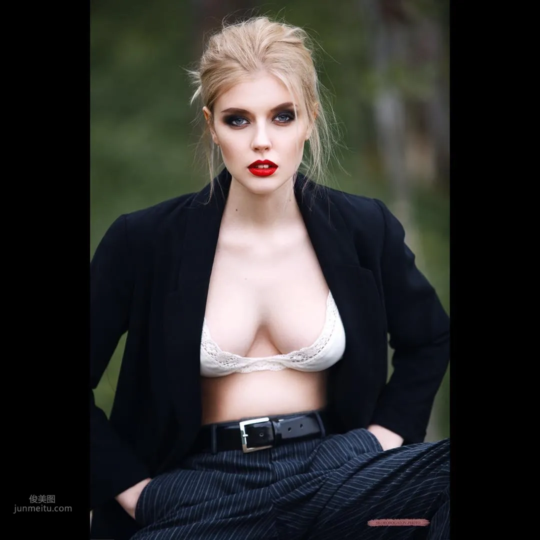 Selena Verner- 來自烏克蘭的開胸女孩 4