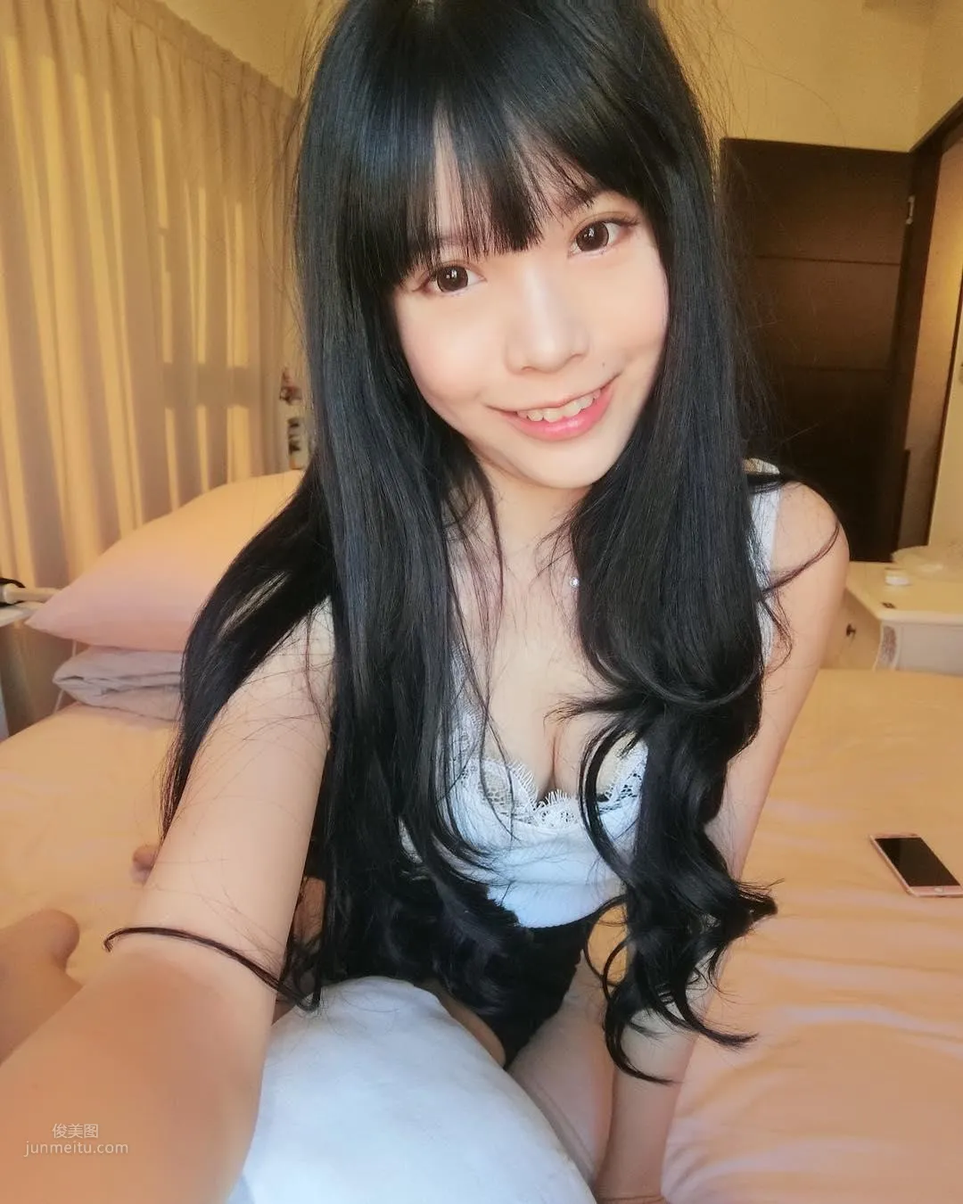 高顔值甜美直播主瑀熙，宅男們檔不住的來勢胸胸 1