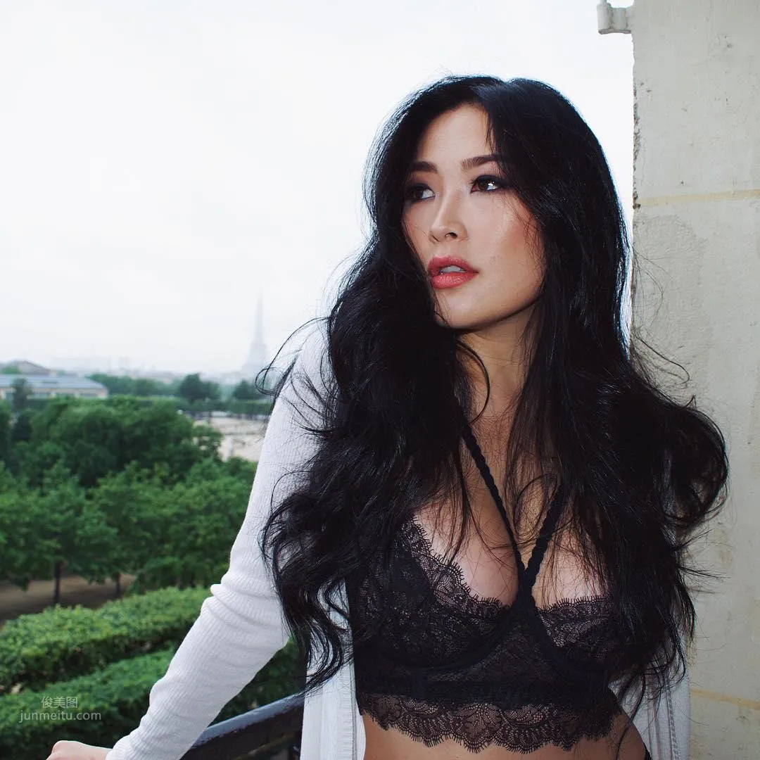 混血就是正！Ana Dari的完美曲線把空姐都比下去了 8