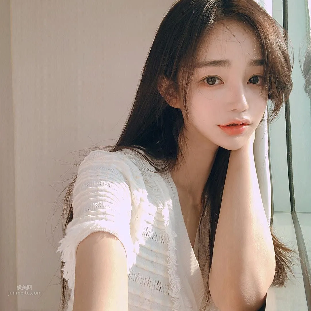 音樂節上甜心妹김도연出沒！清涼背心展現「雪白美背」！ 20
