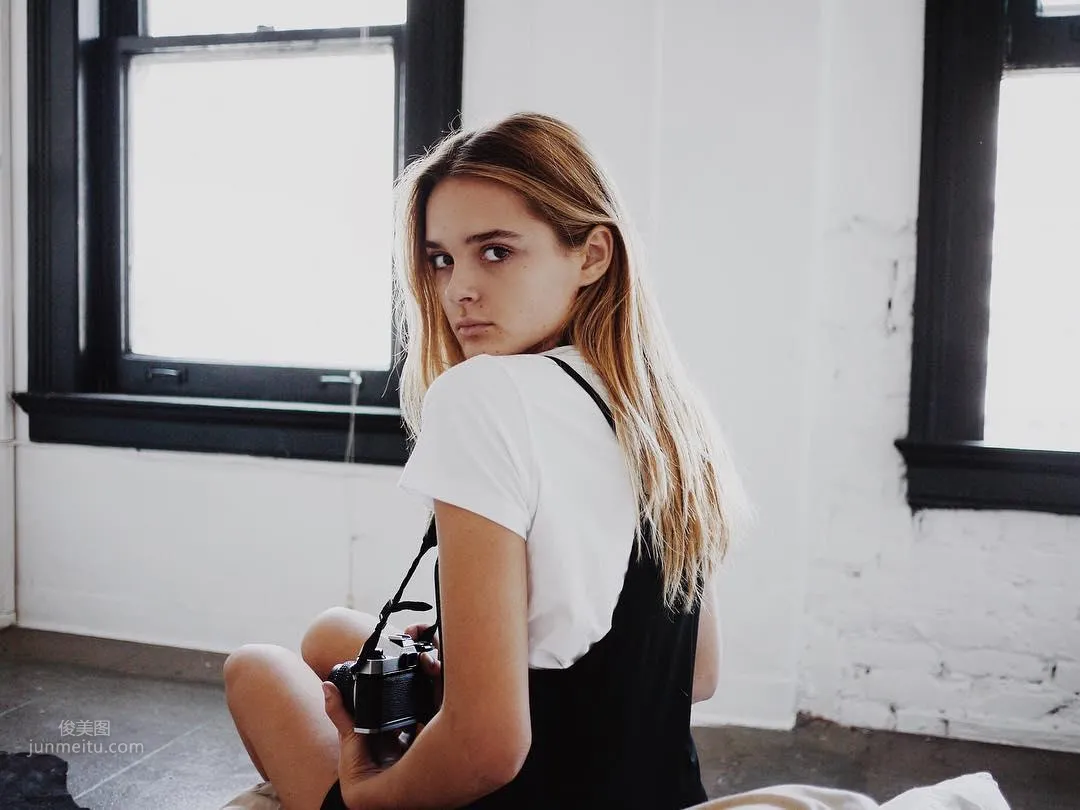Charlotte Lawrence- 初熟正妹「青春肉体」太诱人_3