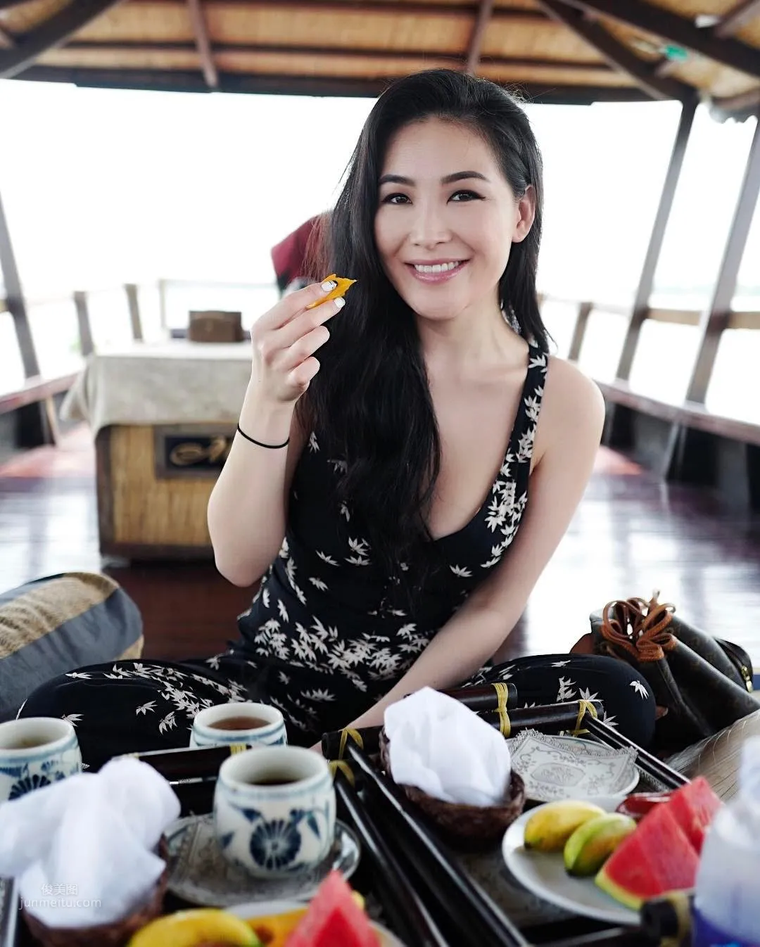 混血就是正！Ana Dari的完美曲線把空姐都比下去了 17