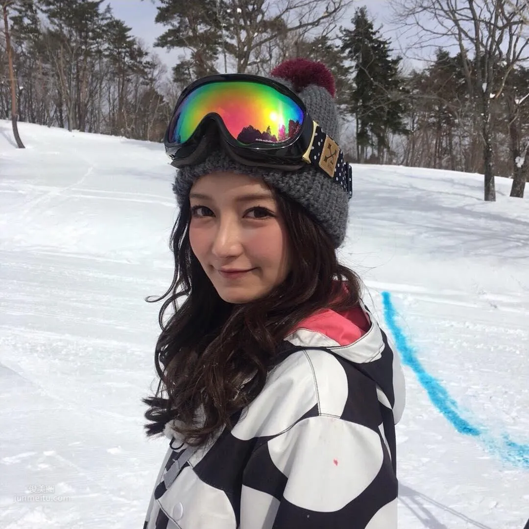 川上愛- 海邊發現可愛的歐派日本妹 9