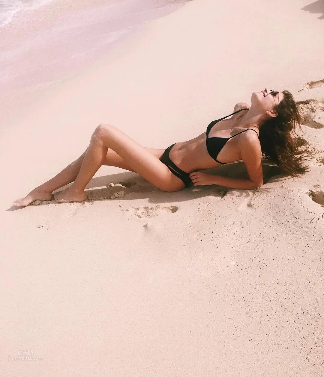 Kaia Gerber- 最美星二代配备不科学逆天长腿_2