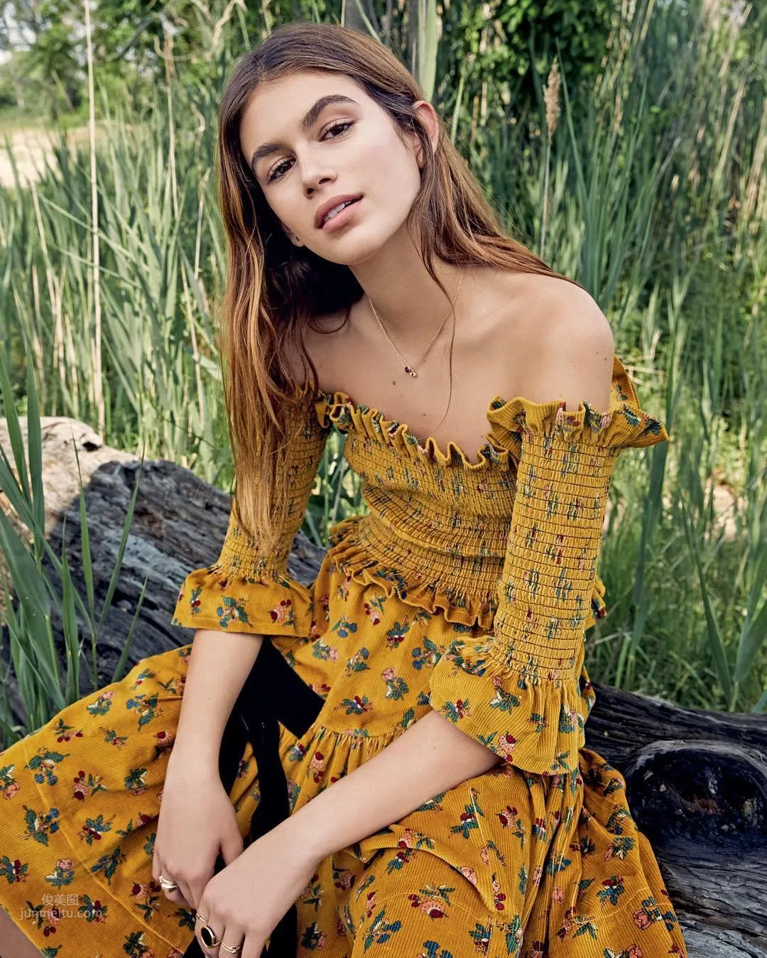 Kaia Gerber- 最美星二代配备不科学逆天长腿_0