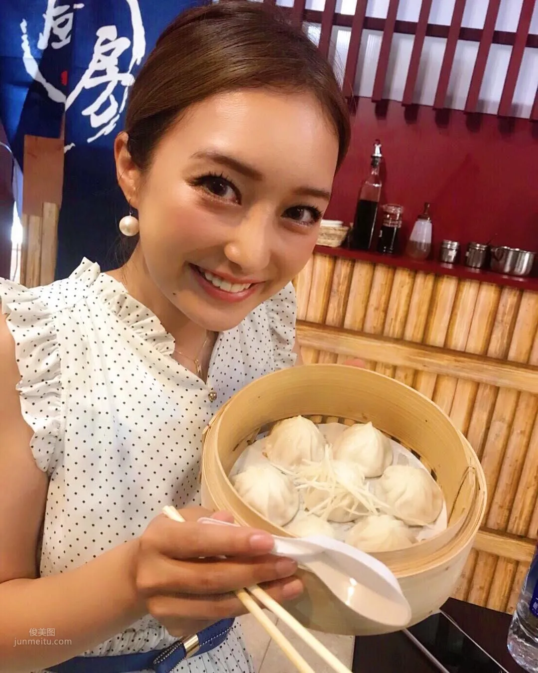 川上愛- 海邊發現可愛的歐派日本妹 30