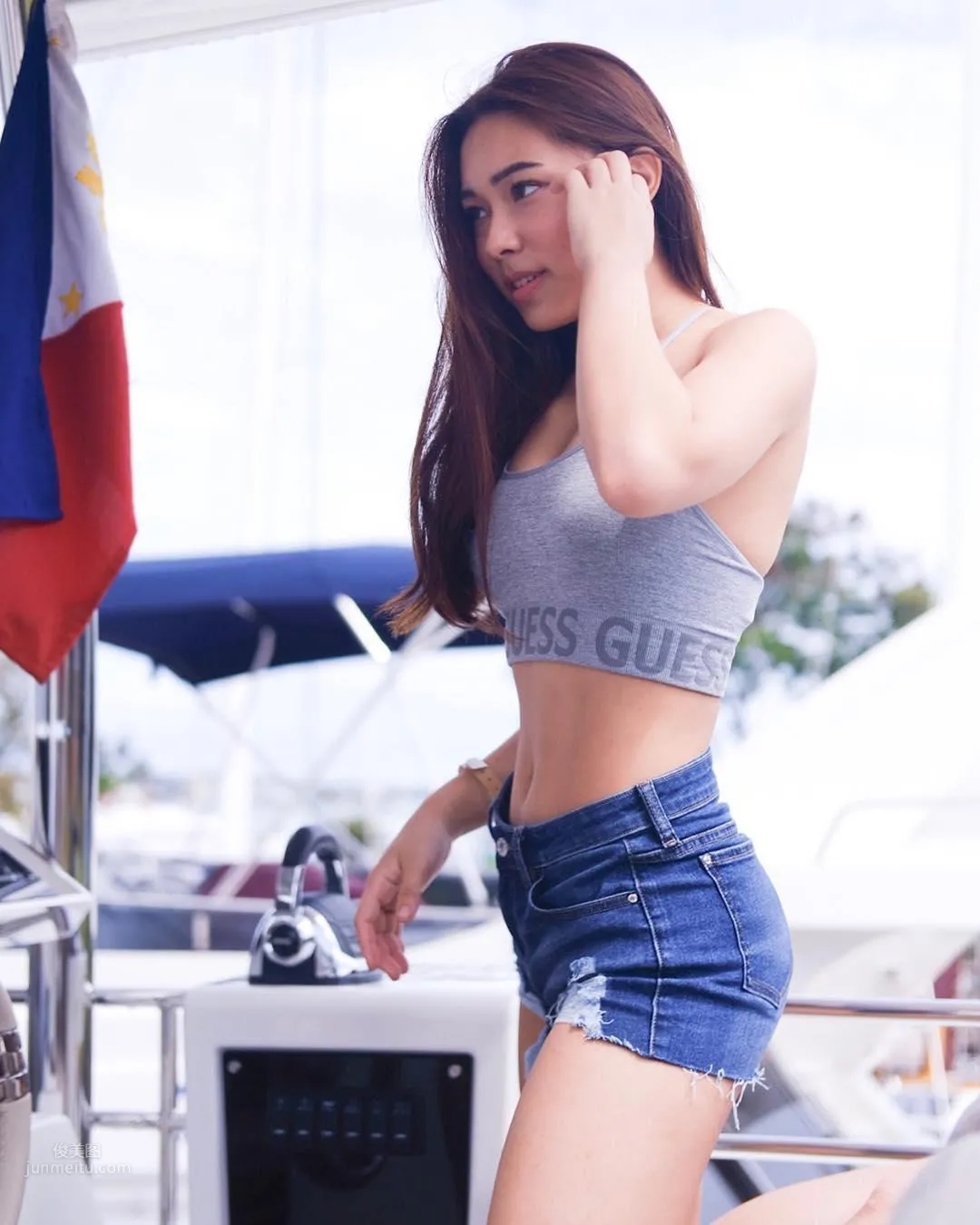 Kim Cruz- 高衩泳衣秀出性感蜜大腿！ 7