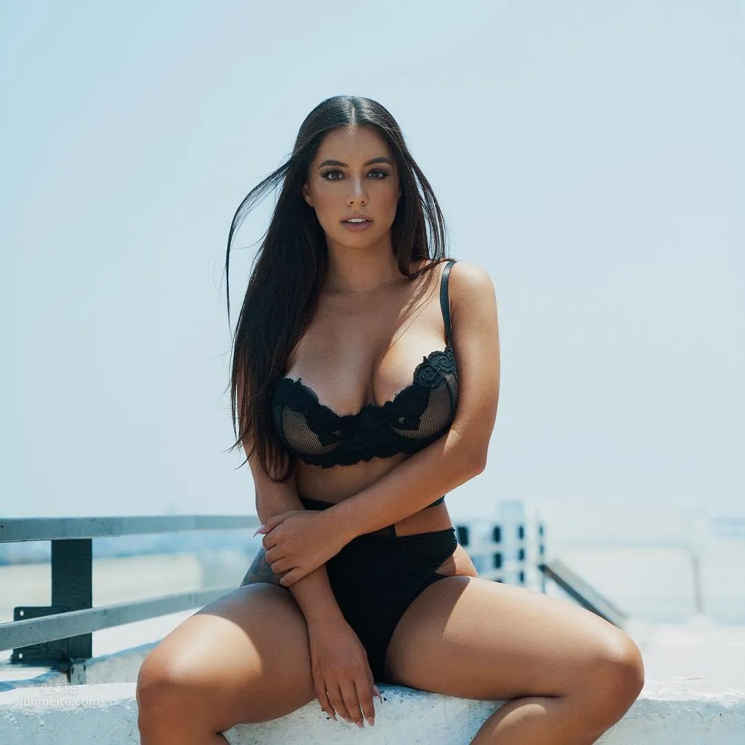 Felicia Marie- 外衣退散～霸氣出頭 48