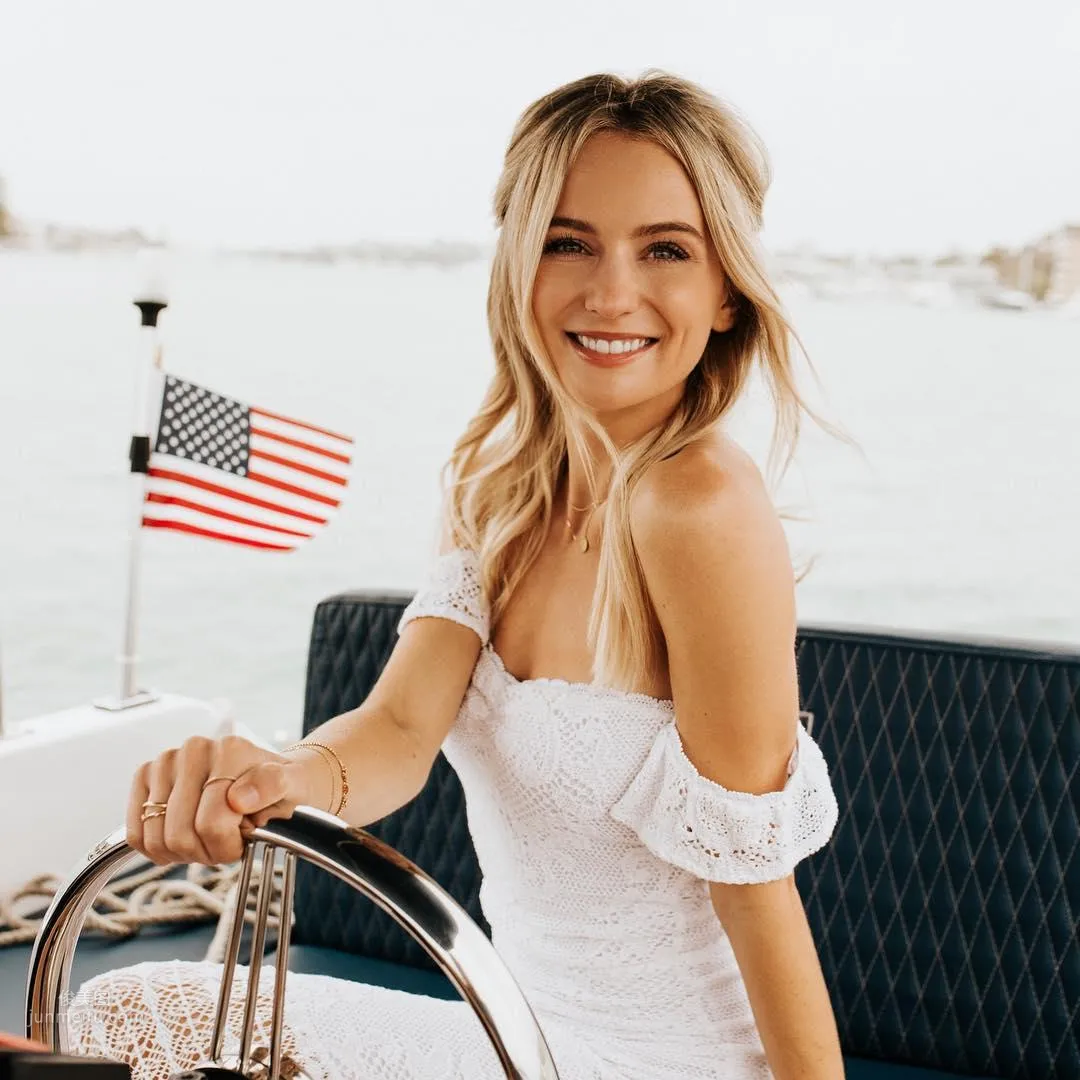 Lauren Bushnell-「氣質甜心」如移動式人間美景 22