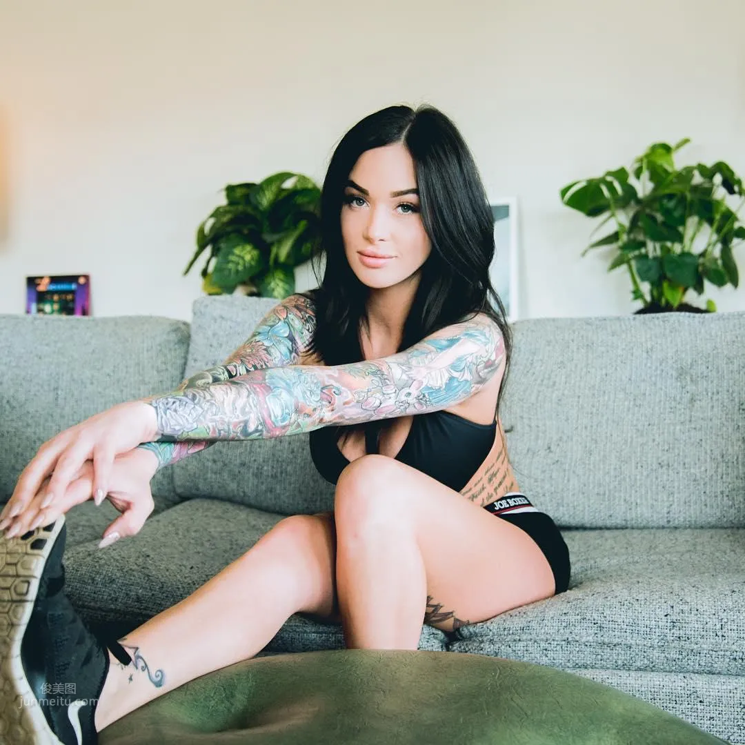 Jessica Wilde- 「刺青妹」狂野性感力大爆發 1
