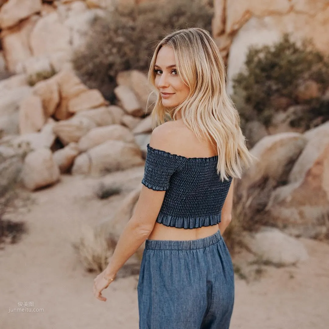 Lauren Bushnell-「氣質甜心」如移動式人間美景 21