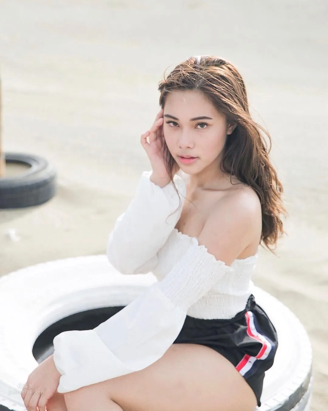 Kim Cruz- 高衩泳衣秀出性感蜜大腿！ 17