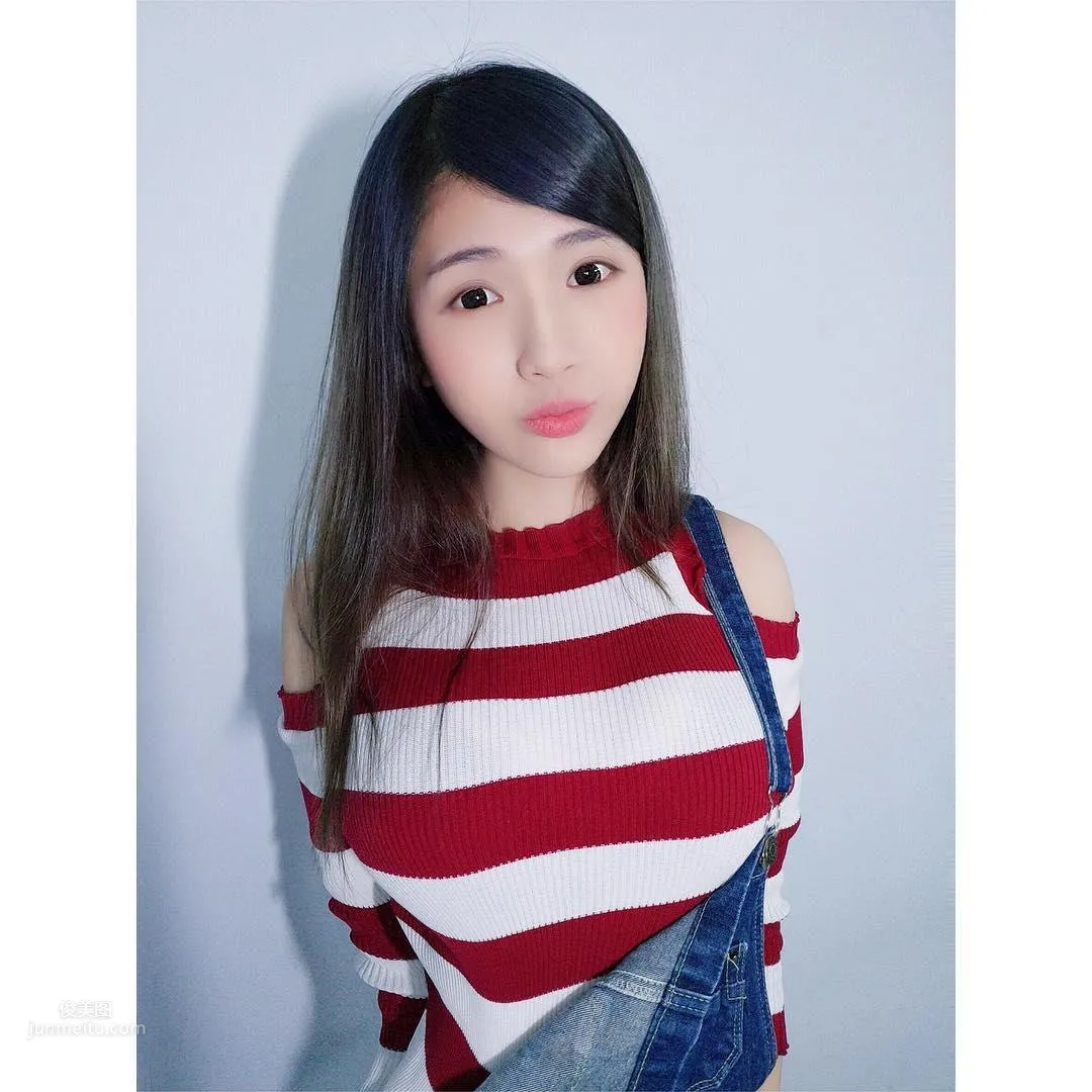 谢薇安Vivian- 台湾正妹大秀深邃事业线_5