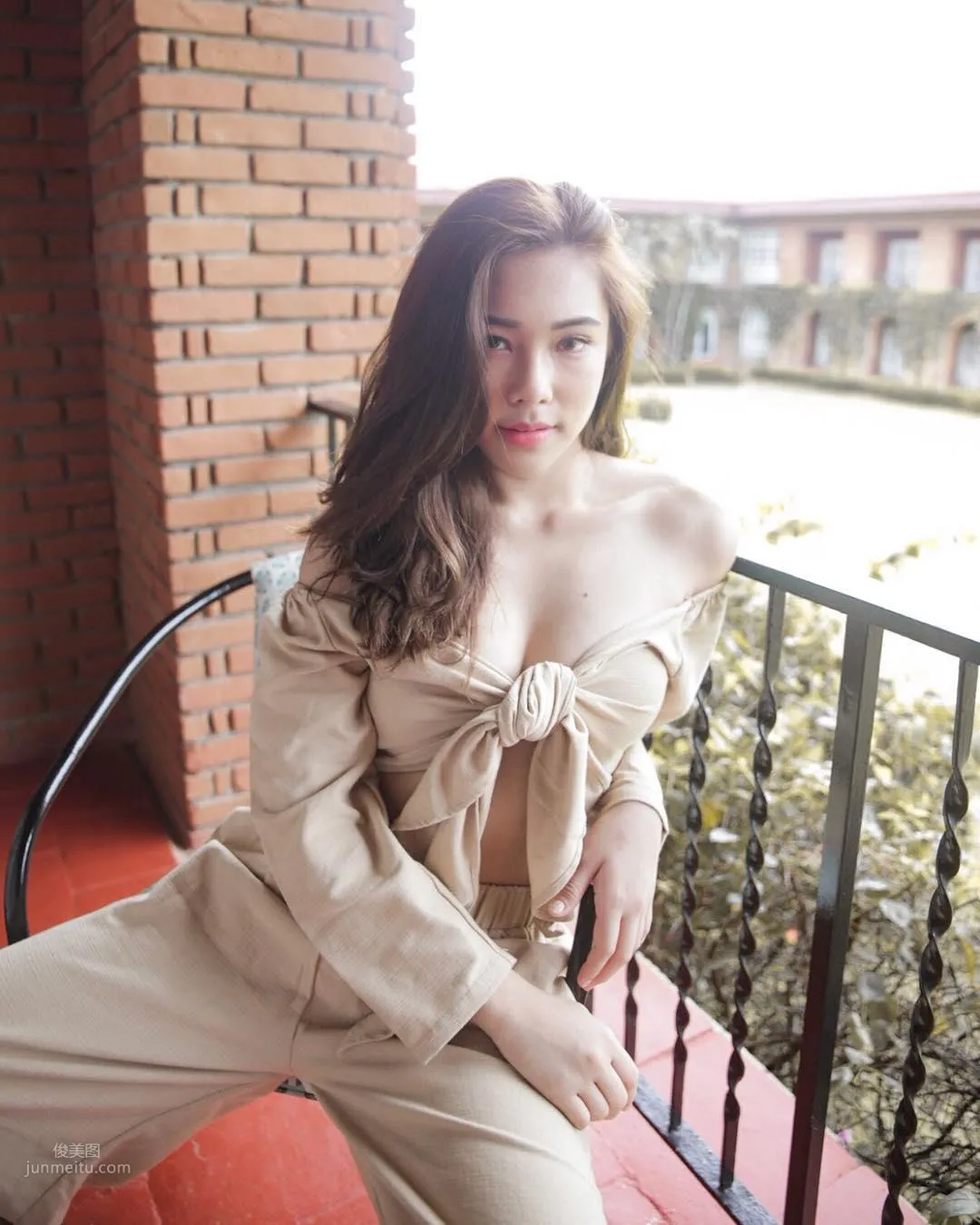 Kim Cruz- 高衩泳衣秀出性感蜜大腿！ 26