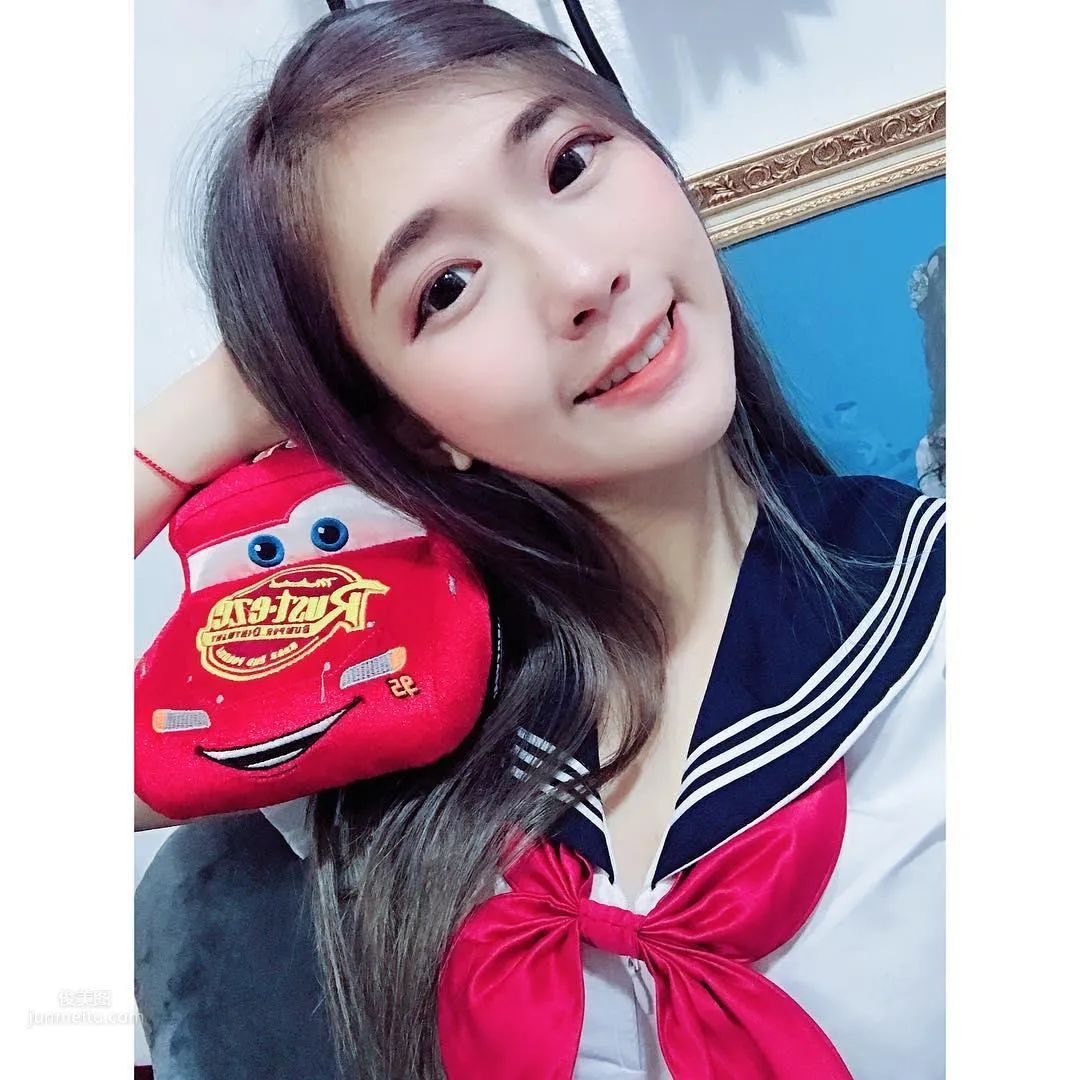 谢薇安Vivian- 台湾正妹大秀深邃事业线_44