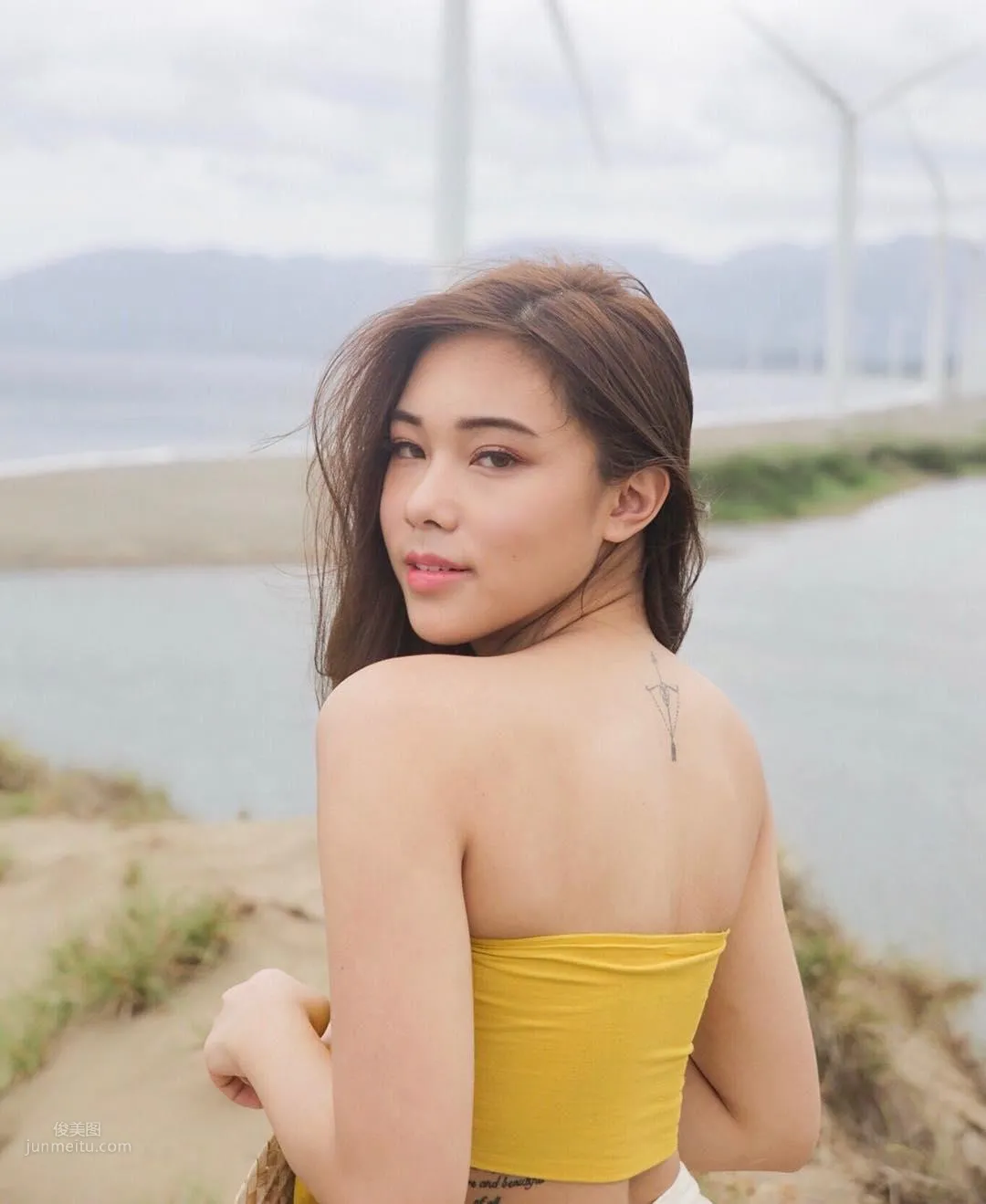Kim Cruz- 高衩泳衣秀出性感蜜大腿！ 29