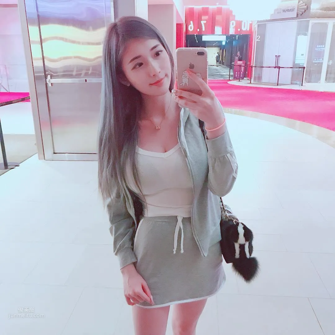 謝薇安Vivian- 台灣正妹大秀深邃事業線 39