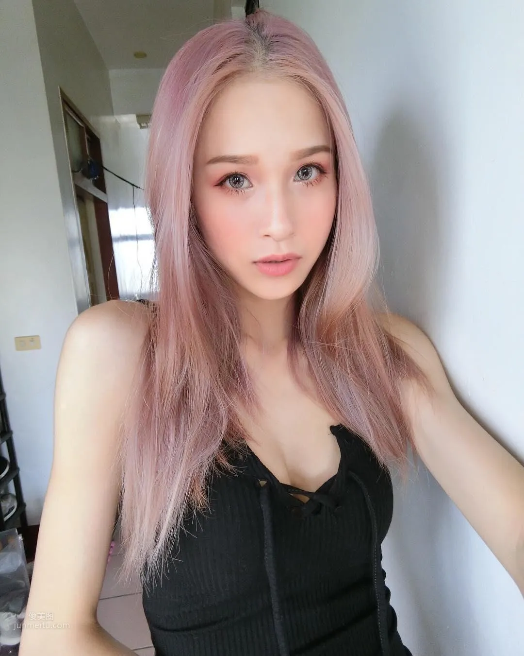 婉甄- 熱褲妹起底發現是長腿水蛇腰 9