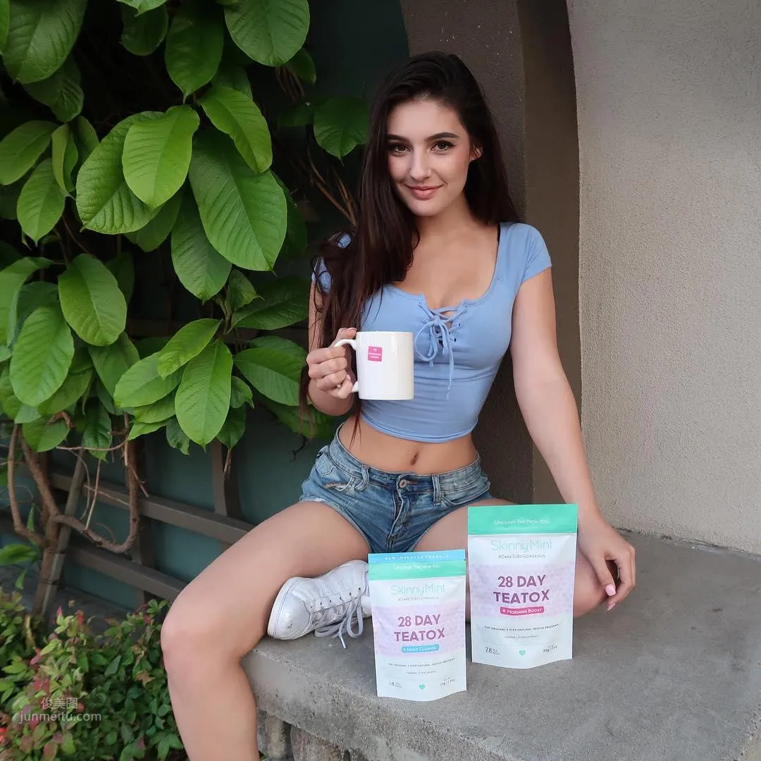 Natalie Gibson- 甜美火辣啦啦隊員 7