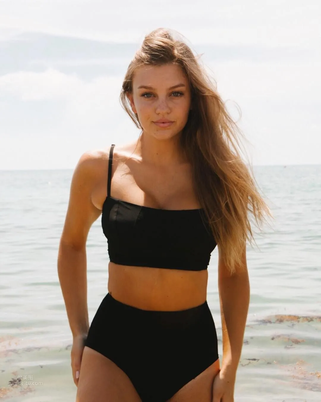 Olivia Brower- 焦糖肌成功上色好想嘗一口 31