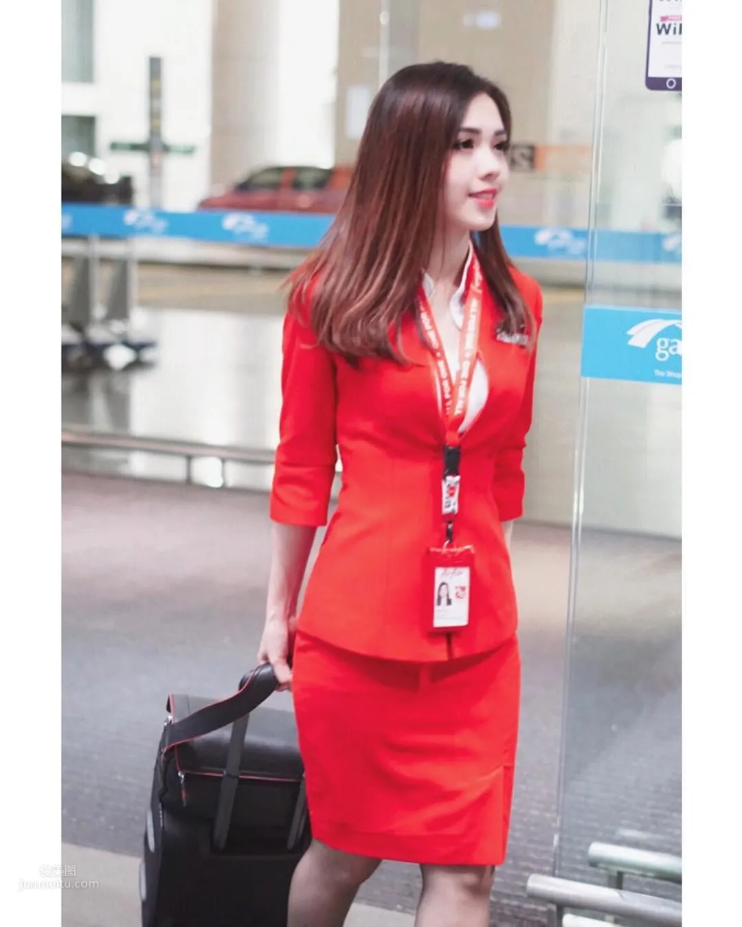 亞航正妹空姐Mabel Goo，偷拍照網絡瘋傳意外爆紅 22