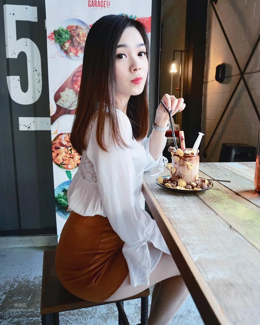 亞航正妹空姐Mabel Goo，偷拍照網絡瘋傳意外爆紅 16