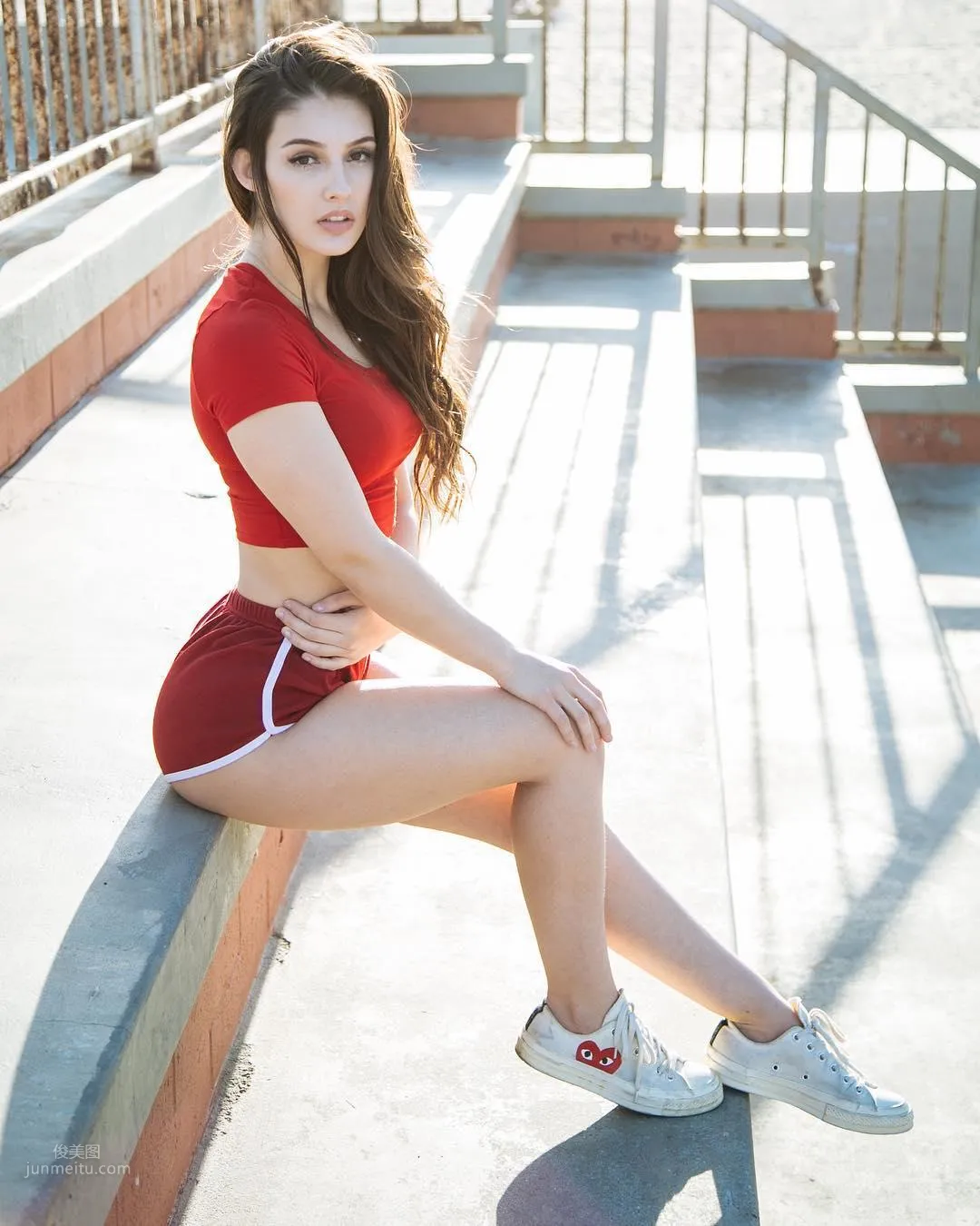 Natalie Gibson- 甜美火辣啦啦隊員 26